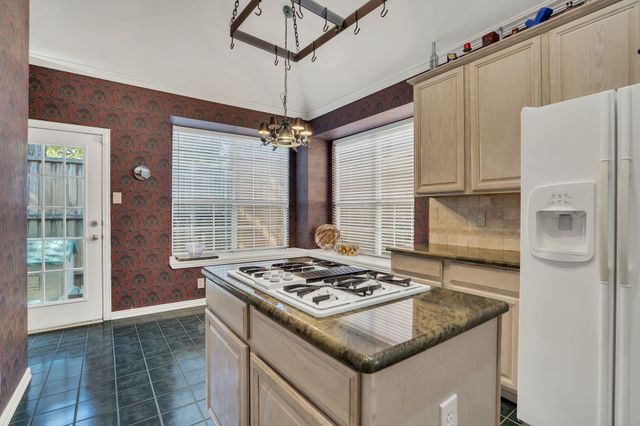 2630 Lakeforest Court, Dallas, TX 75214