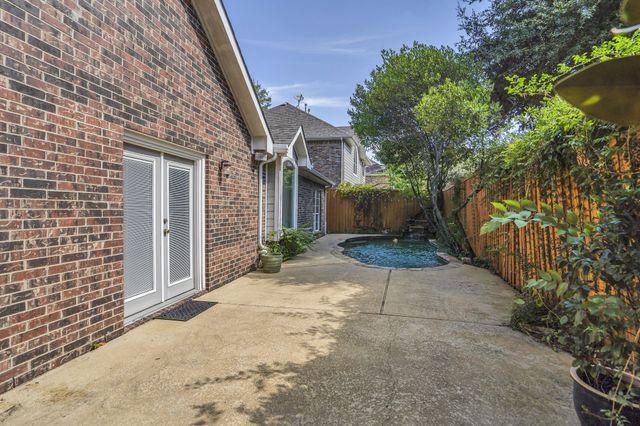 2630 Lakeforest Court, Dallas, TX 75214