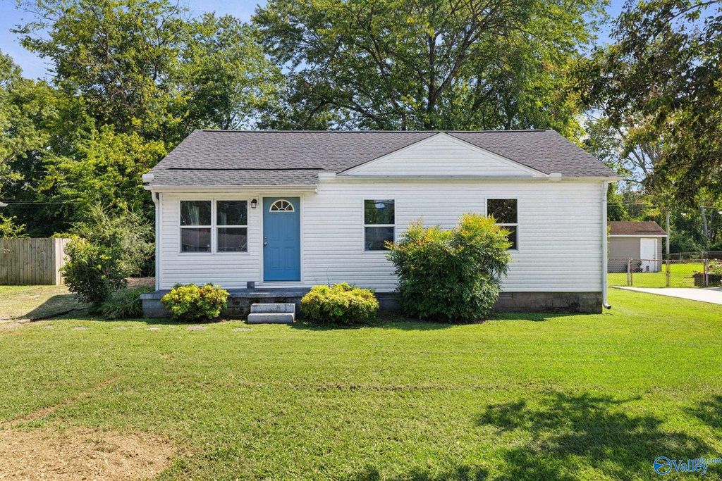 1824 Oakwood Avenue NE, Huntsville, AL 35811