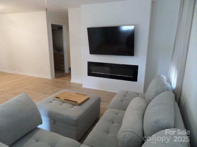 3216 Lasalle Street, Charlotte, NC 28216