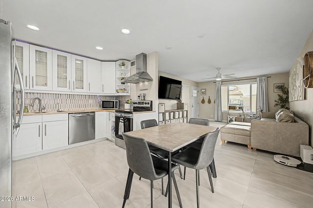 324 W SANTA CRUZ Drive, Tempe, AZ 85282