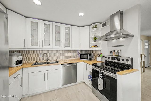 324 W SANTA CRUZ Drive, Tempe, AZ 85282