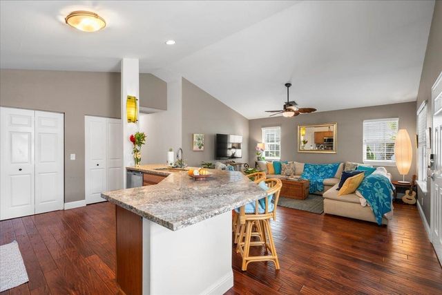 220 Oluea Cir, Kihei, HI 96753