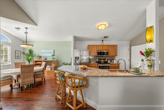 220 Oluea Cir, Kihei, HI 96753