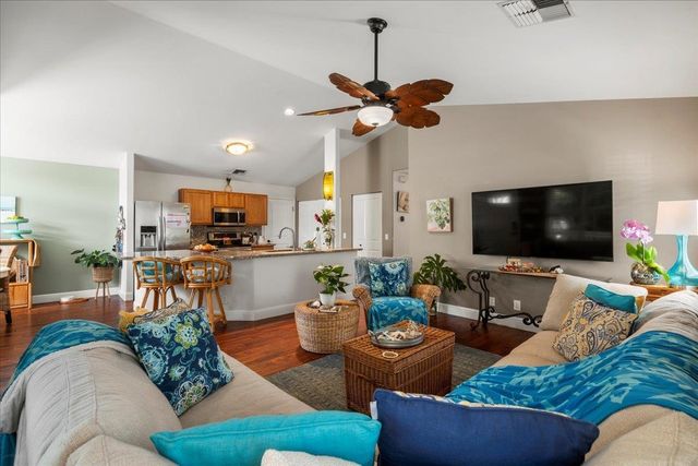 220 Oluea Cir, Kihei, HI 96753