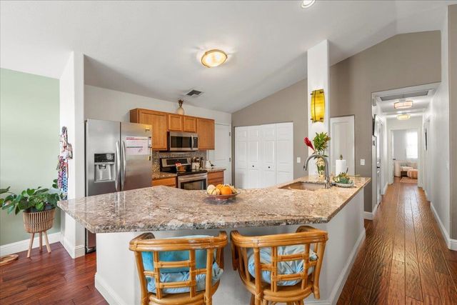 220 Oluea Cir, Kihei, HI 96753