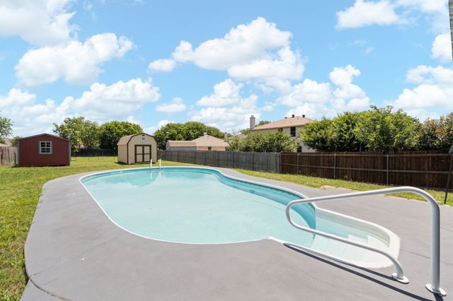1208 Scarlet Sage Parkway, Burleson, TX 76028