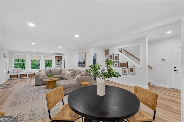 110 Valley Summit Court, Roswell, GA 30075