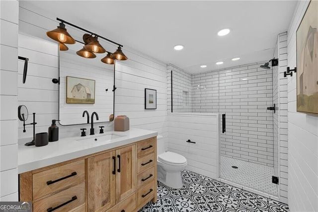 110 Valley Summit Court, Roswell, GA 30075