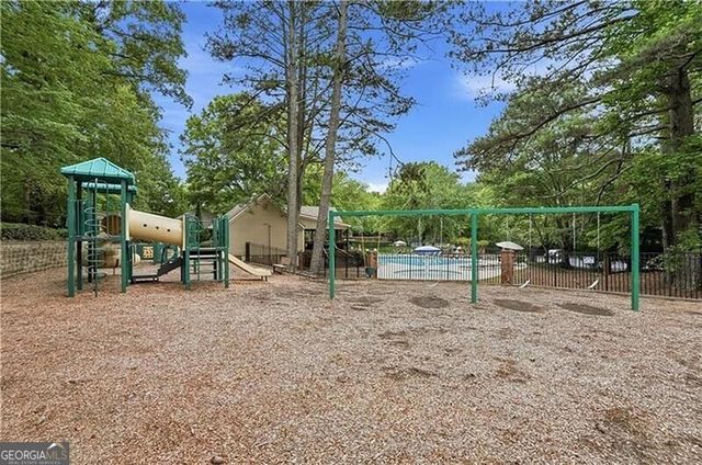 110 Valley Summit Court, Roswell, GA 30075