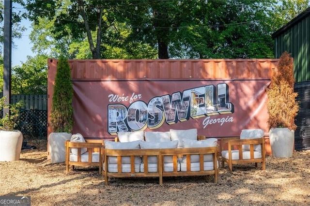 110 Valley Summit Court, Roswell, GA 30075