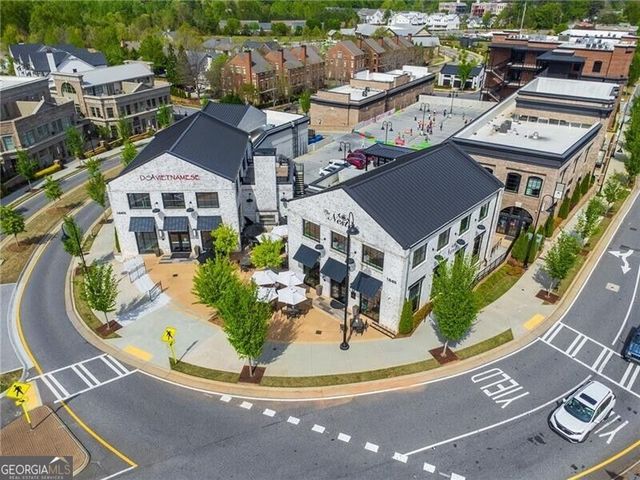 110 Valley Summit Court, Roswell, GA 30075