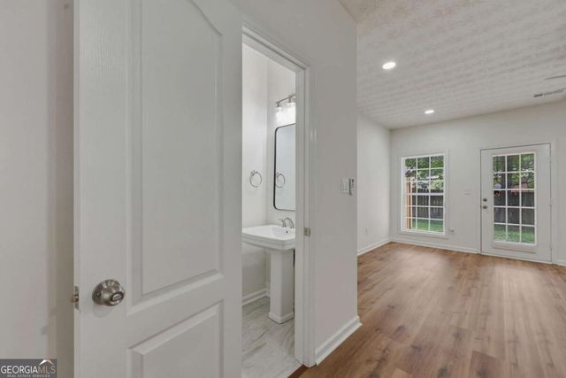 20 Pine Canyon Drive SW 13, Atlanta, GA 30331