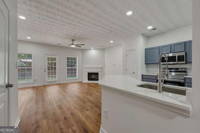 20 Pine Canyon Drive SW 13, Atlanta, GA 30331