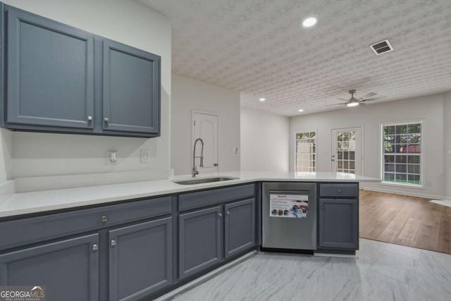 20 Pine Canyon Drive SW 13, Atlanta, GA 30331