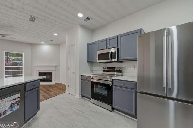 20 Pine Canyon Drive SW 13, Atlanta, GA 30331