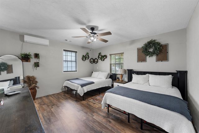 102 Creek Drive, Whitney, TX 76692