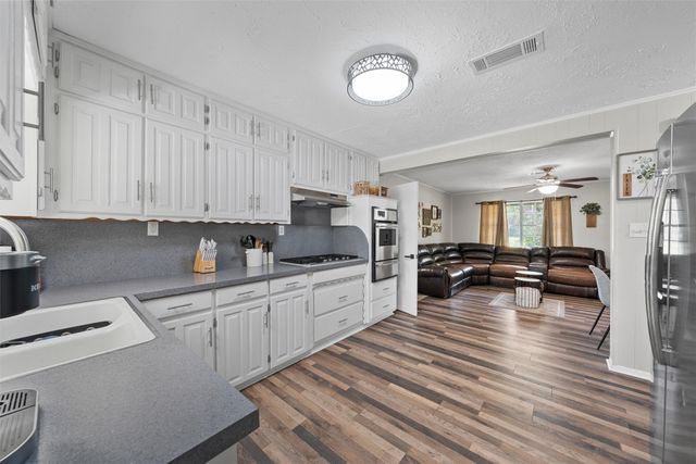 102 Creek Drive, Whitney, TX 76692