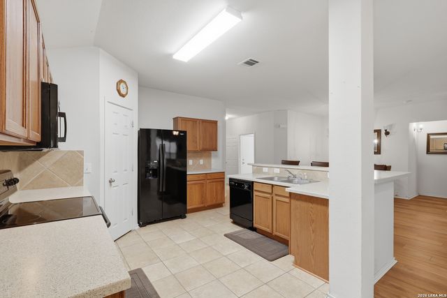 15623 HASTINGS PARK, Selma, TX 78154
