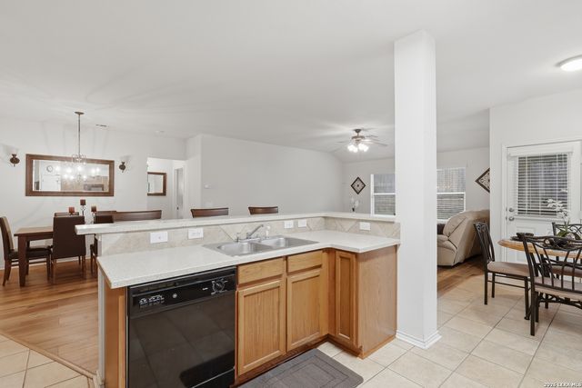 15623 HASTINGS PARK, Selma, TX 78154