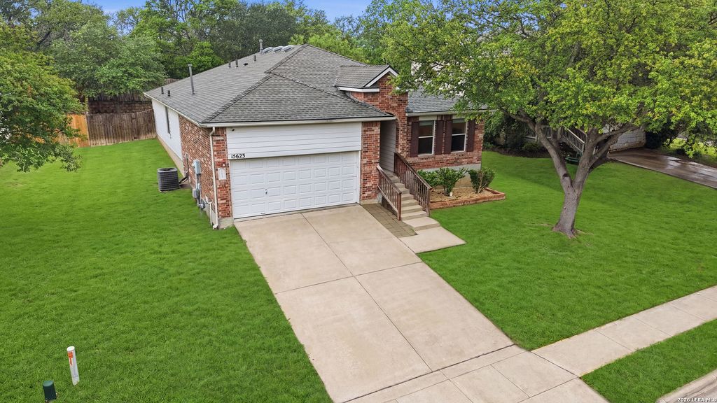 15623 HASTINGS PARK, Selma, TX 78154