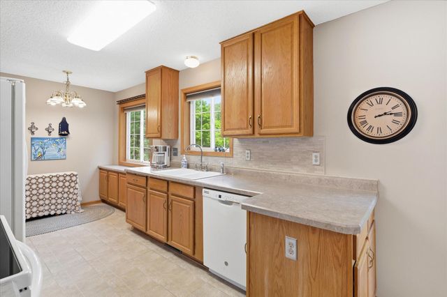 6079 Courtly Alcove B, Woodbury, MN 55125