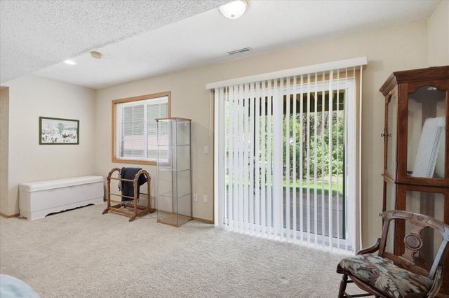 6079 Courtly Alcove B, Woodbury, MN 55125