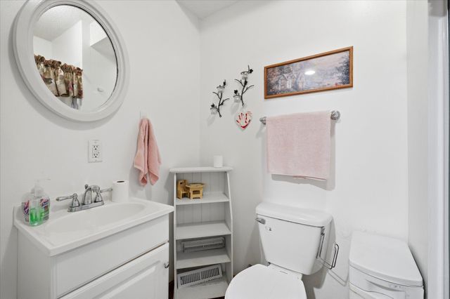 6079 Courtly Alcove B, Woodbury, MN 55125