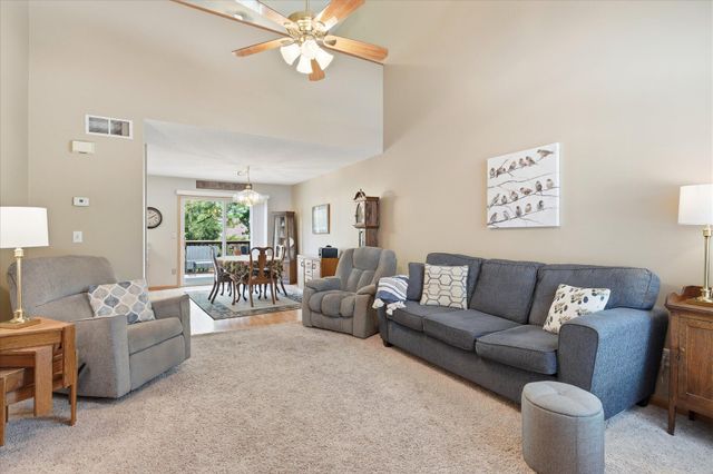 6079 Courtly Alcove B, Woodbury, MN 55125