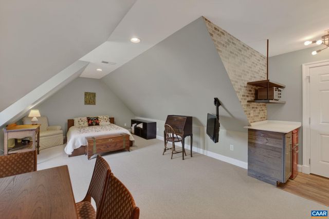 65 BLUE RIDGE TER, Zion Crossroads, VA 22942
