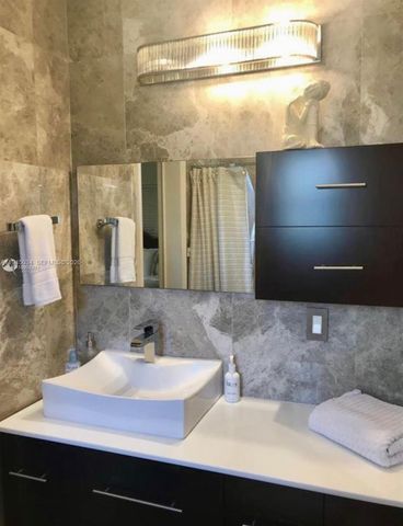 7 NW 116th St, Miami, FL 33168