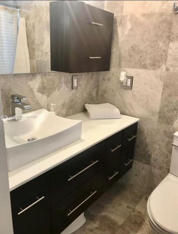 7 NW 116th St, Miami, FL 33168