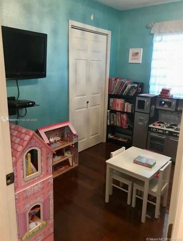 7 NW 116th St, Miami, FL 33168