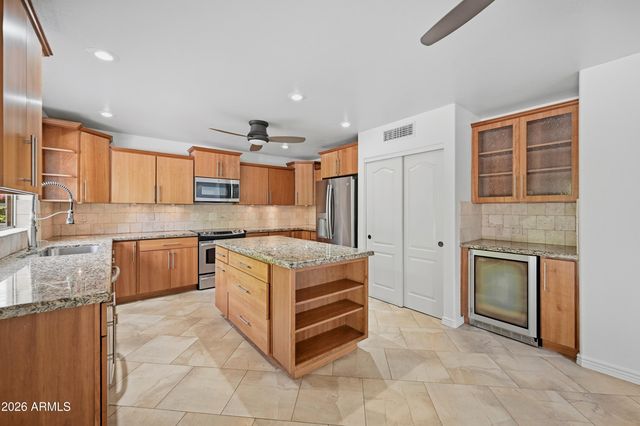 1054 E Golden Court, Chandler, AZ 85225