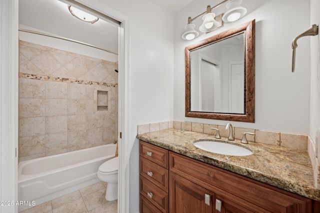 1054 E Golden Court, Chandler, AZ 85225