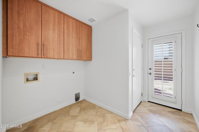 1054 E Golden Court, Chandler, AZ 85225