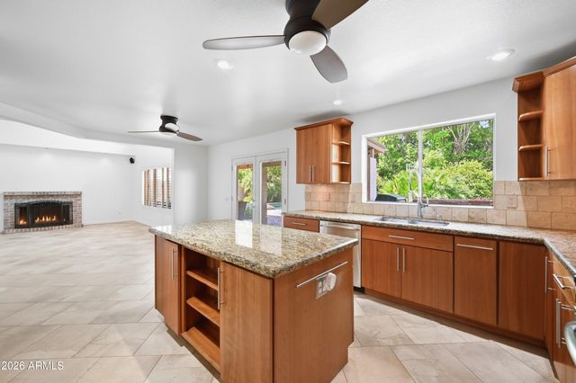 1054 E Golden Court, Chandler, AZ 85225