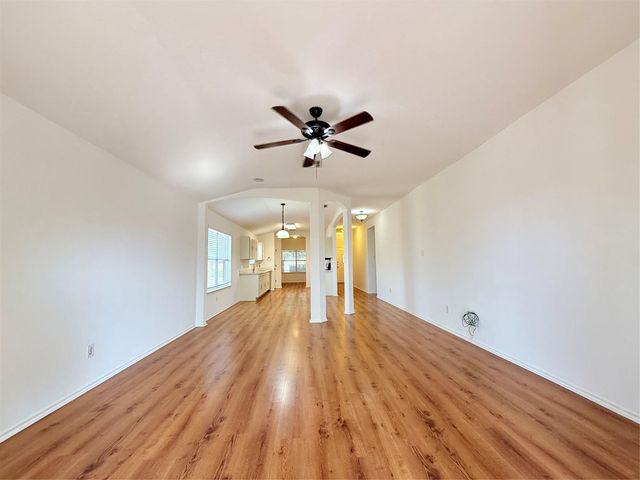 105 Carol Ave, Leander, TX 78641