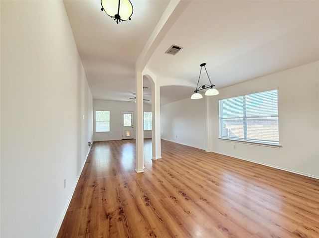 105 Carol Ave, Leander, TX 78641