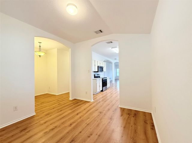 105 Carol Ave, Leander, TX 78641