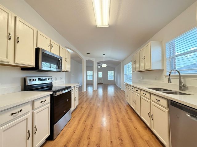 105 Carol Ave, Leander, TX 78641