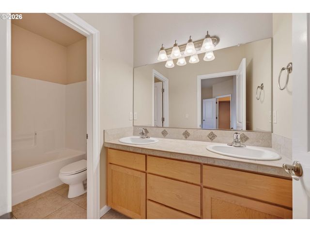 10817 Ne 103RD St, Vancouver, WA 98662