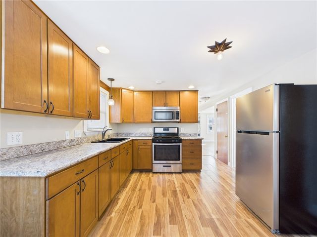 20 MacArthur Drive, Smithfield, RI 02917