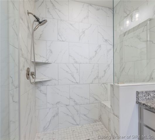 3910 Windsor Creek Drive, New Albany, IN 47150