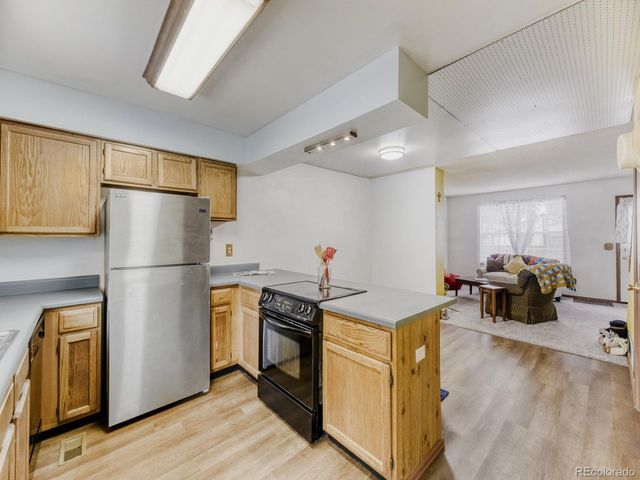 6944 W Mississippi Ave, Lakewood, CO 80226