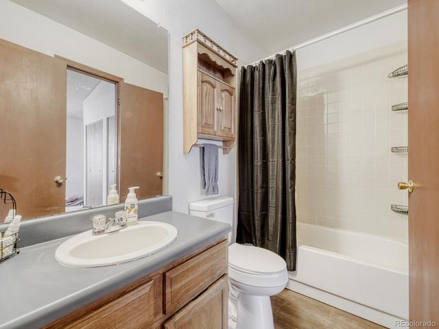 6944 W Mississippi Ave, Lakewood, CO 80226