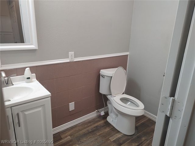 469465 1105 Road, Muldrow, OK 74948