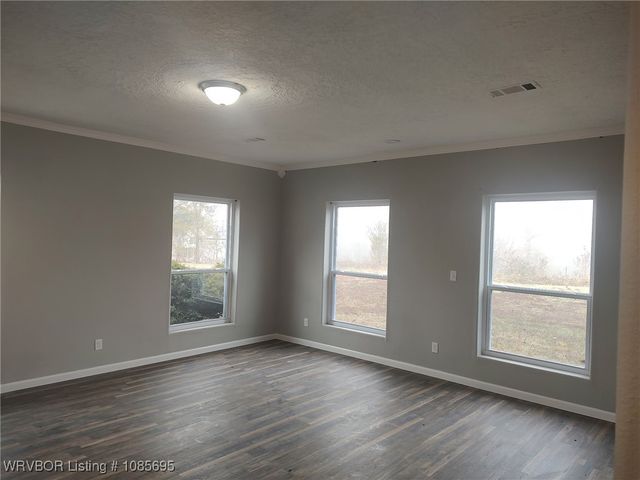 469465 1105 Road, Muldrow, OK 74948