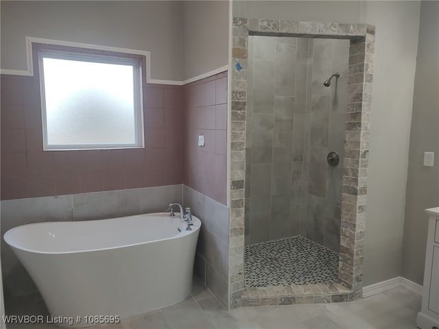 469465 1105 Road, Muldrow, OK 74948