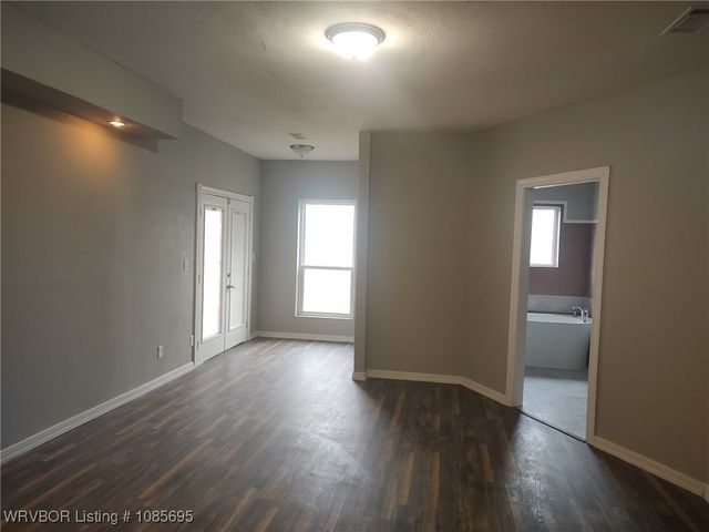 469465 1105 Road, Muldrow, OK 74948